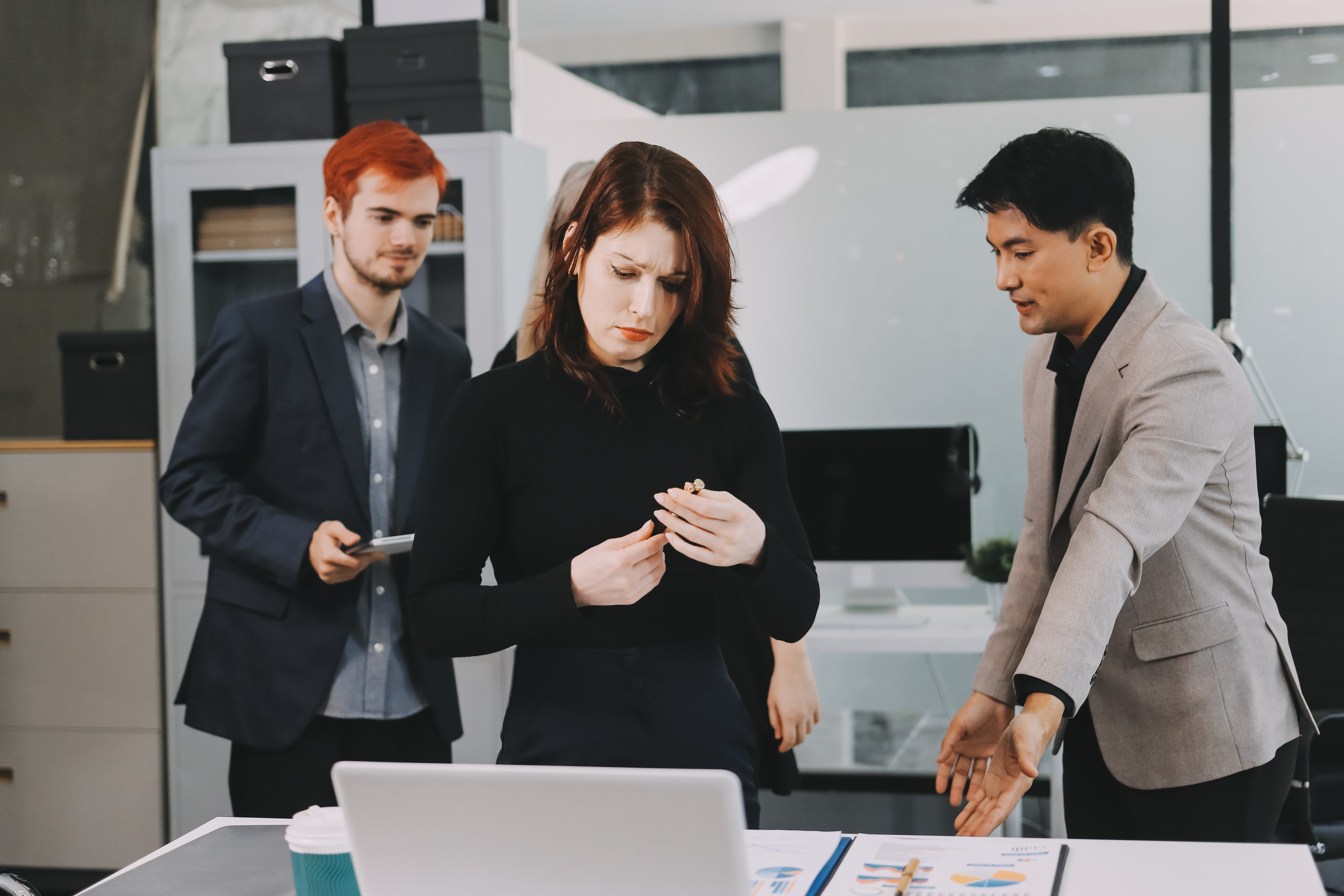 Como escolher uma plataforma de pesquisa de engajamento: 7 critérios que o RH precisa avaliar