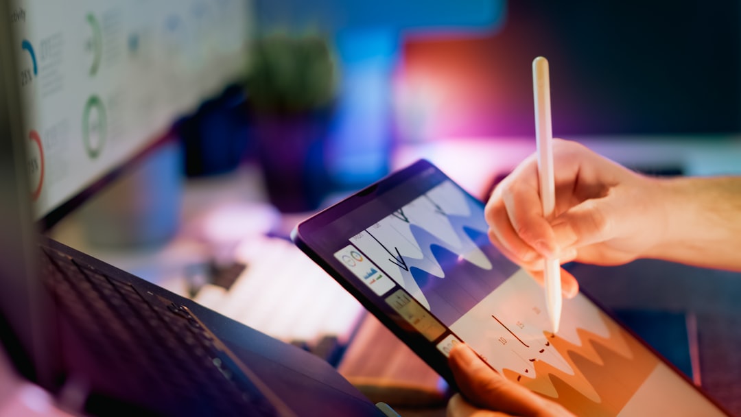 Gestão de Performance: como combinar OKRs e KPIs na prática